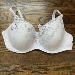 Victoria’s Secret Lilac & Silver Lined Demi Lace Bra (38D)